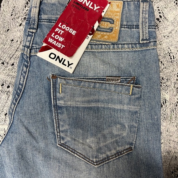 Only Women’s Light Wash Jeans New With Tags - Picture 6 of 7